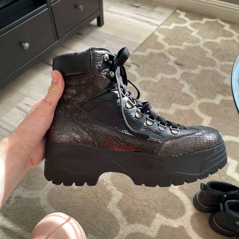 Steve Madden Stompers